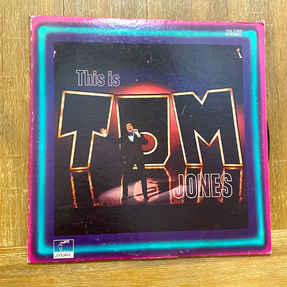 Vinyl: TOM JONES This is Tom Jones Vintage LP Album 33 1/3